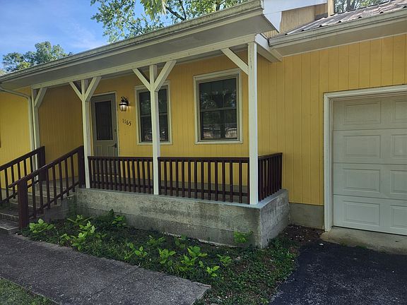 3rd image of 1165 Meadow Rd