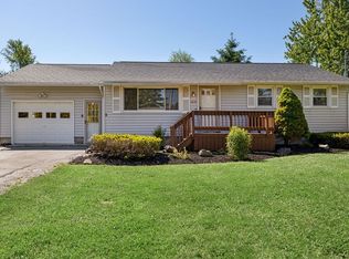 6098 Lakeshore Rd, Cicero, NY 13039
