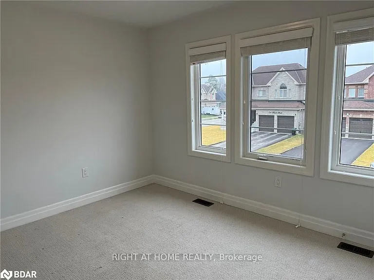 57 Bank St — Photo 16