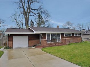 3418 S Shore Dr, Mishawaka, IN 46544