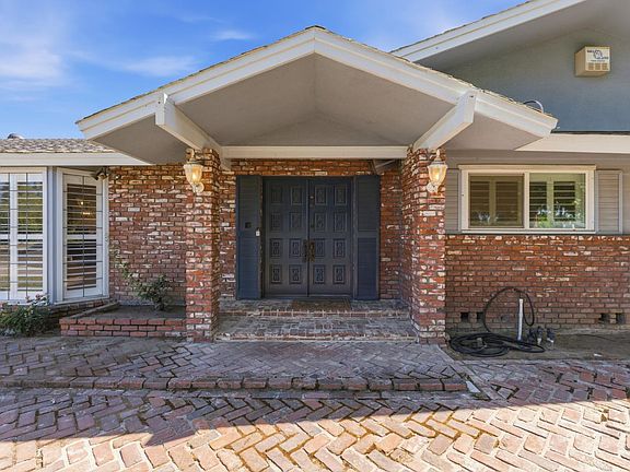 3rd image of 5820 E Alta Ave