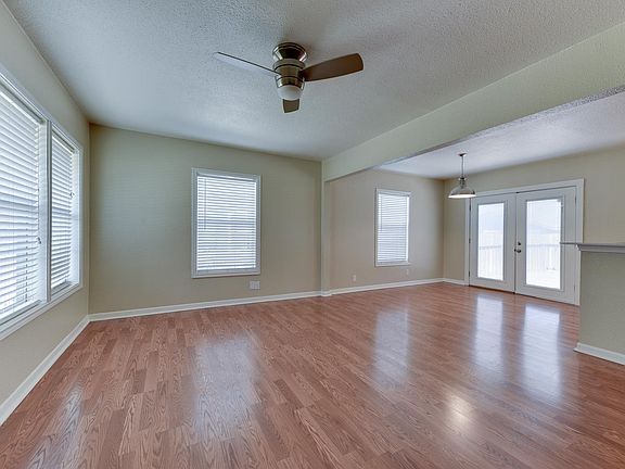 2nd image of 427 N Meadowlane Dr