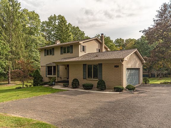 3rd image of 6705 Crane Rd