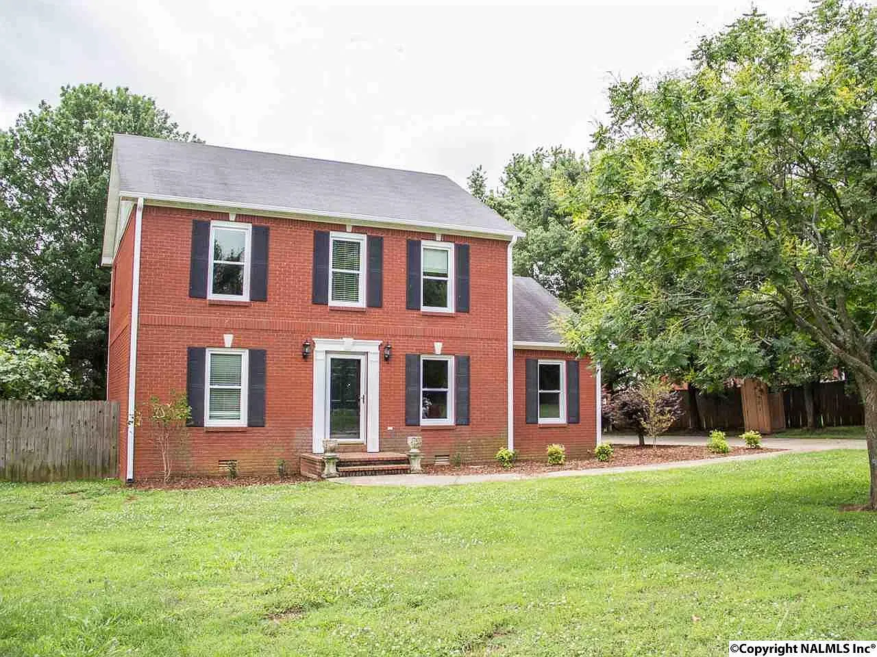 4 Bedroom Full Brick — Photo 1