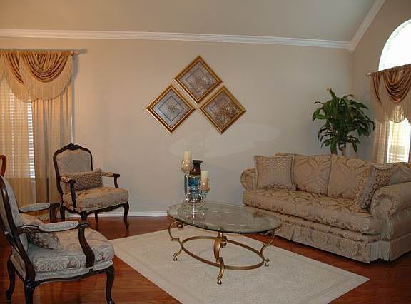 3rd image of 416 Clear Springs Ct