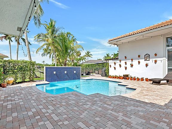 5th image of 2561 Jardin Mnr