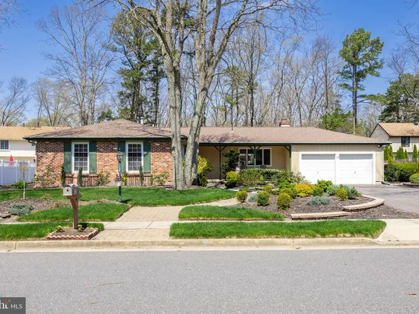 13 Woodhurst Dr, Voorhees, NJ 08043