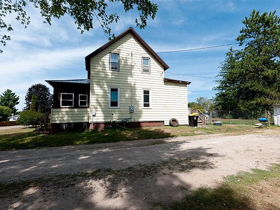 4th image of 120 Hampton Avenue