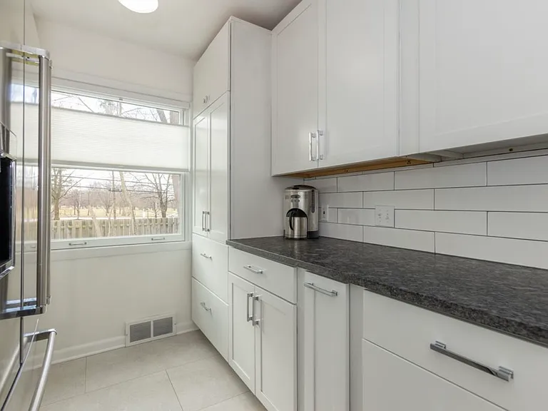 21112 Halworth Rd — Photo 5