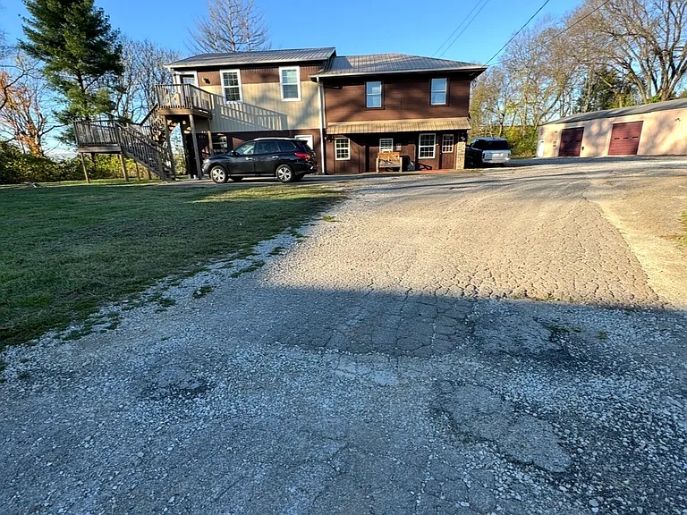 Old Louisville Rd — Photo 6