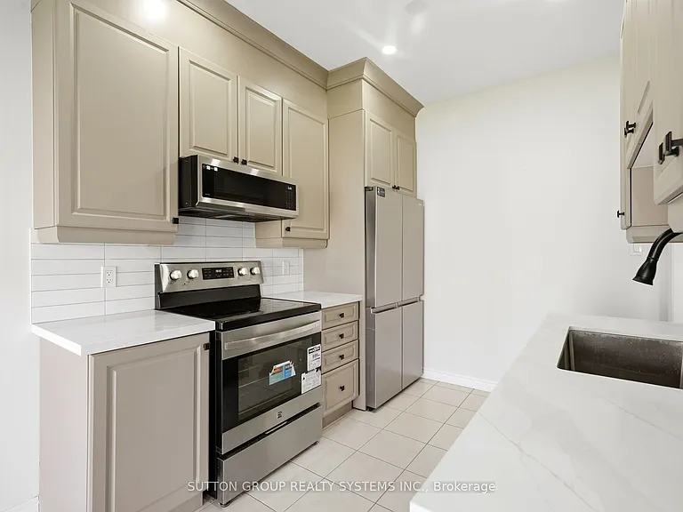 99 Baker St — Photo 11