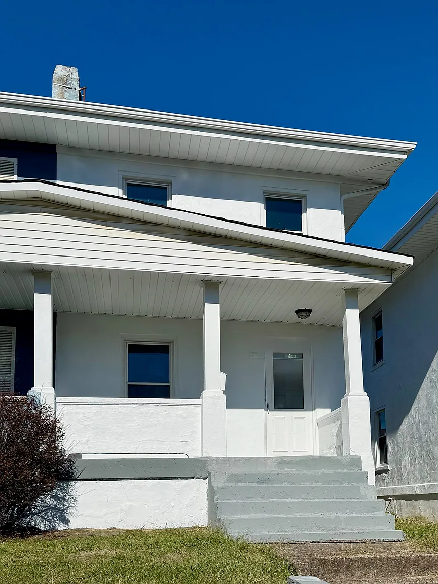 137 Bertha Ave photo 1