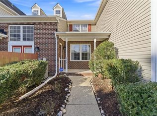 306 Primrose Ln, Chesapeake, VA 23320