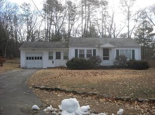5 Victoria Ln, South Hadley, MA 01075