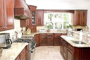 4th image of 3890 Braganza Ave