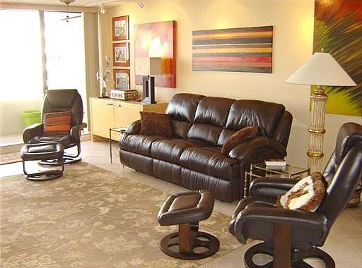 3rd image of 5940 Pelican Bay Plz S APT 606