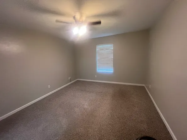 162 Cove Landing Dr, Thomasville, GA 31792