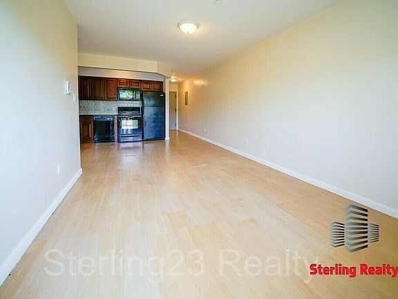 5th image of 27-16 12th St