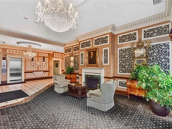 5th image of 12500 Edgewater Dr APT 901