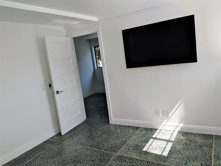 10413 Hebron Ln — Photo 22