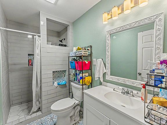 3rd image of 255 Lansing Ln