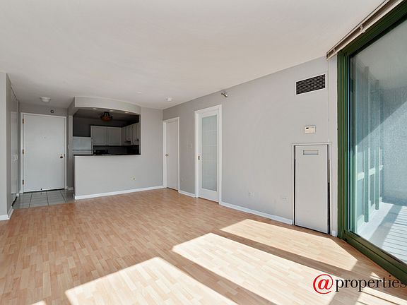Kitchen / Living Room