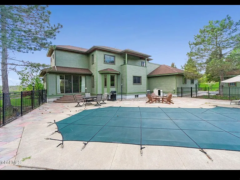 8 Fox Glove Ct — Photo 44