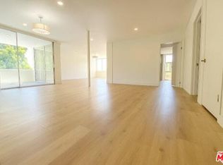 9221 Charleville Blvd APT E, Beverly Hills, CA 90212