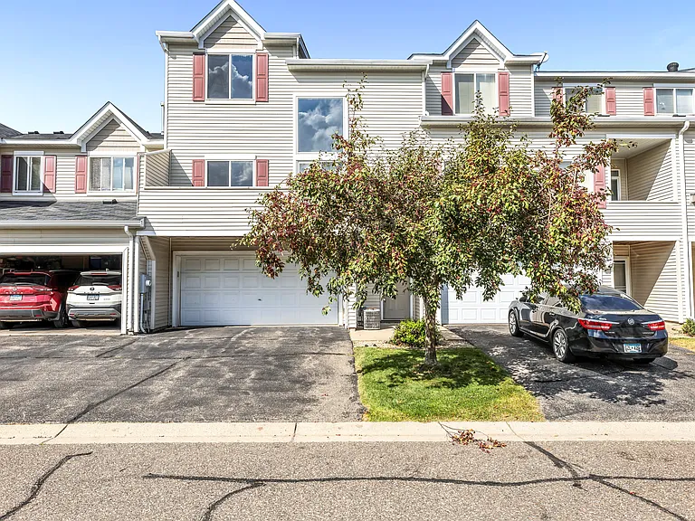 6834 Meadow Grass Ln S — Photo 13
