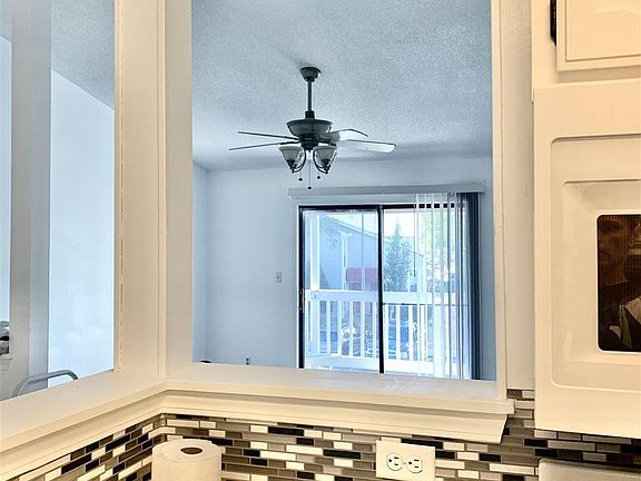 4th image of 7171 N 9th Ave APT D7