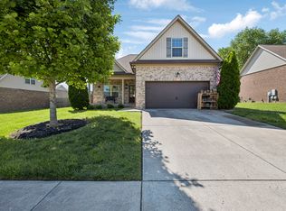 589 Smoky Mountains Dr, Gallatin, TN 37066