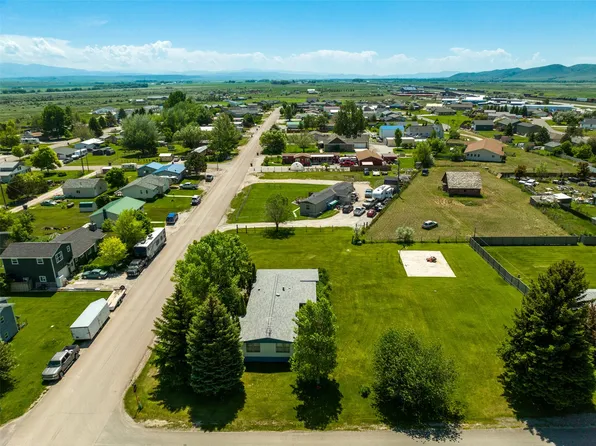 616 E South Cedar St, Townsend, MT 59644