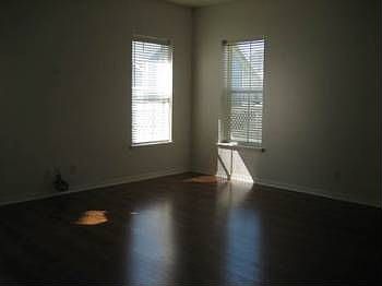 4th image of 1622 Hanks Ave