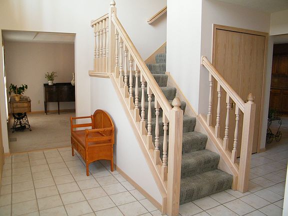 5th image of 593 Dewitt Dr