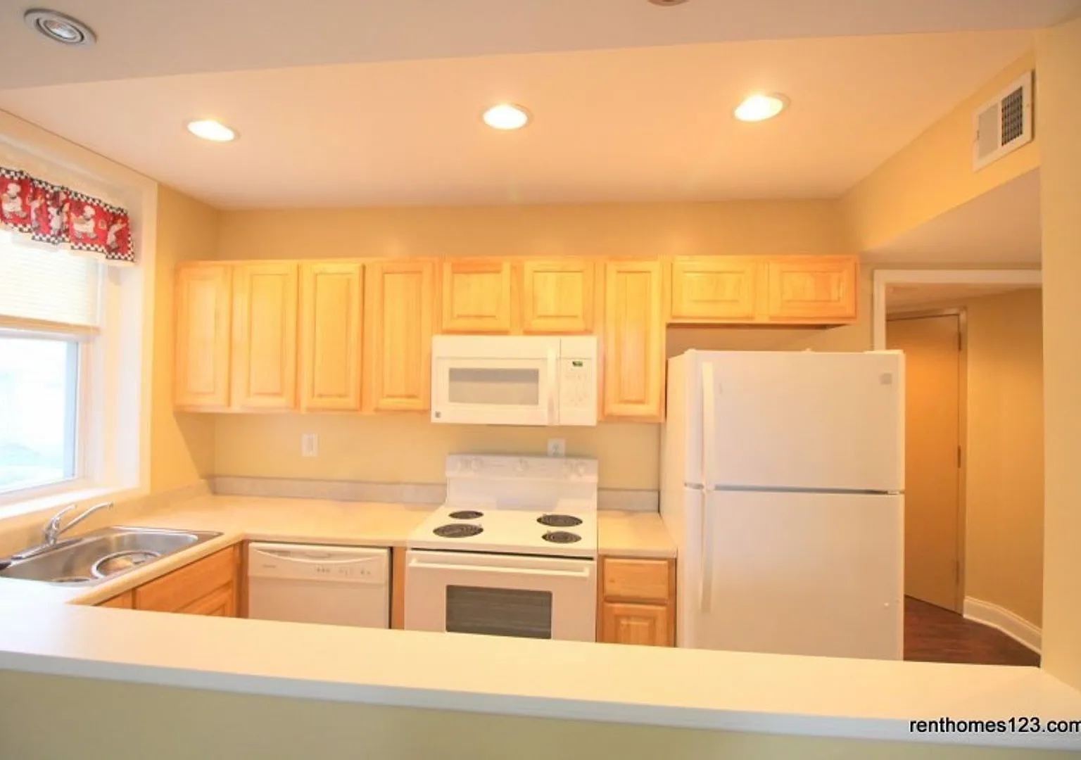 2401 Garrison Blvd — Photo 2