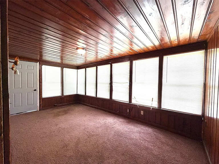6637 Lozier St — Photo 12