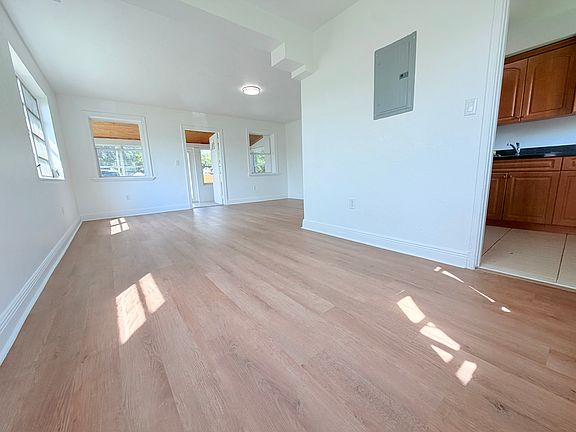 4th image of 234 Flagler Dr #224
