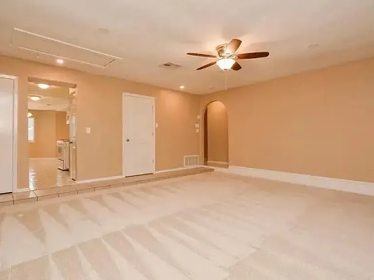 6934 Creek Village Dr — Photo 2
