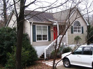 1102 Summit Dr, Greenville, SC 29609