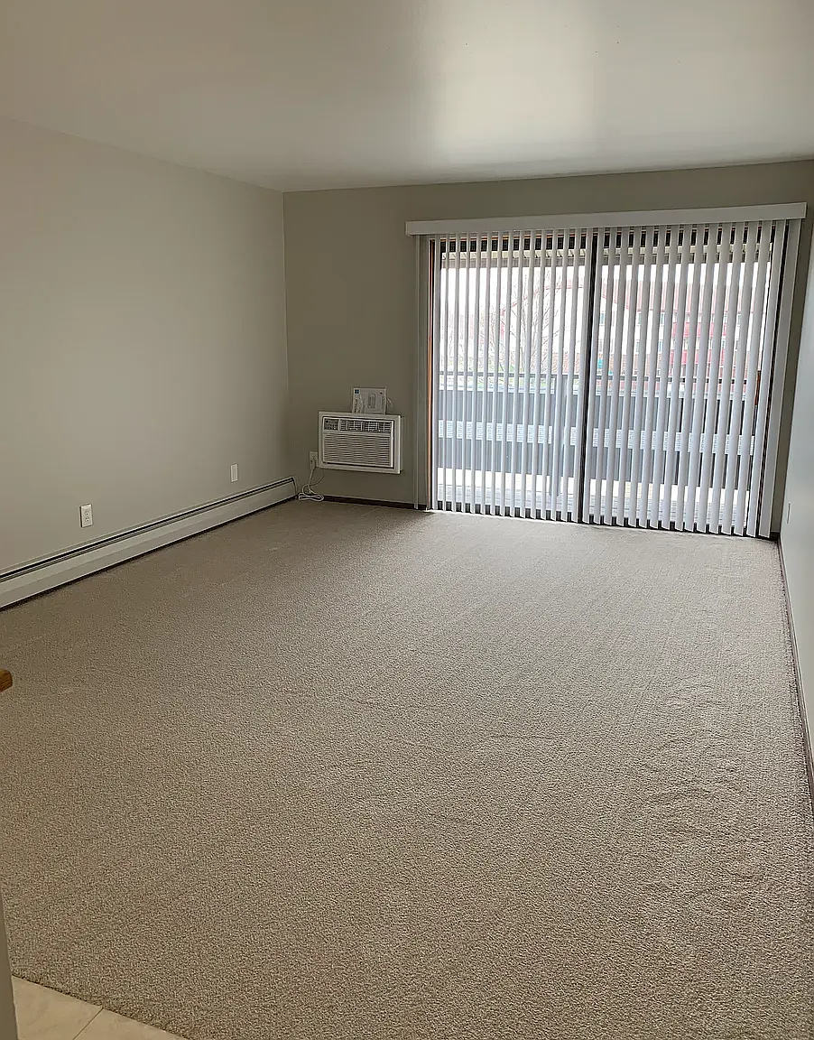 Whitnall Gardens Apartments — Photo 4