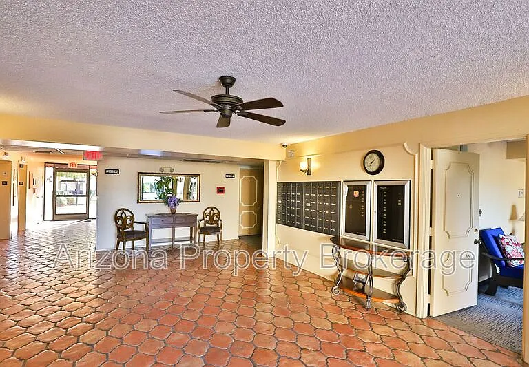 3033 E Devonshire Ave #2020 — Photo 4
