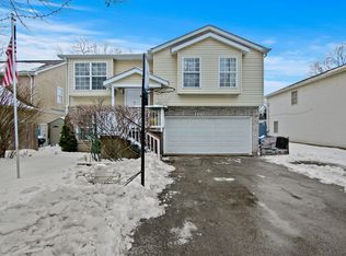 10311 Wilmette Ave, Algonquin, IL 60102