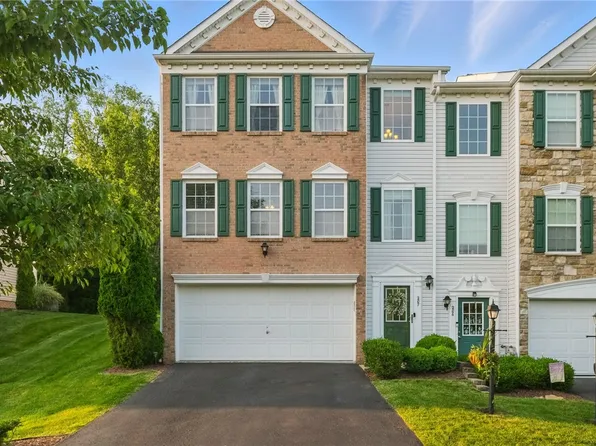 207 Grace Manor Dr, Coraopolis, PA 15108