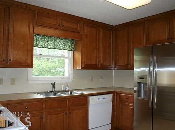 4th image of 441 Holly Dr
