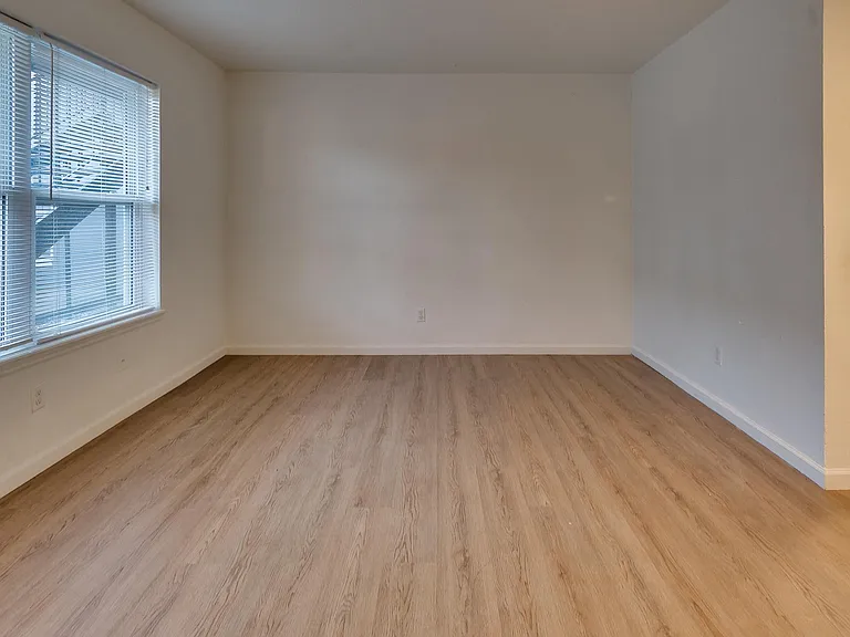 Northwood Apartments — Photo 9