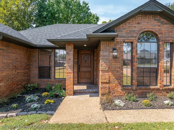 1327 Springdale Dr, Alma, AR 72921