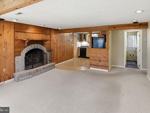 4th image of 708 213th St