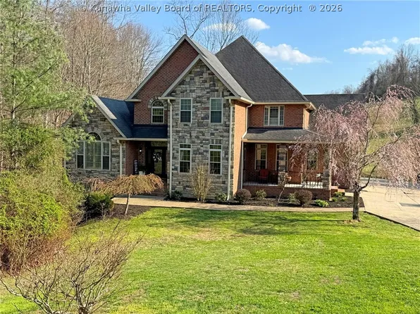 5 Eastcove Ln, South Charleston, WV 25309