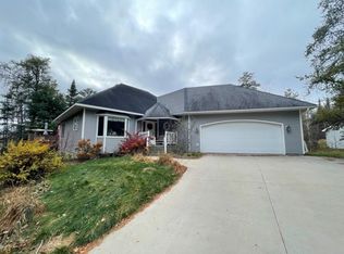 35163 Pine Ridge Rd, Warroad, MN 56763