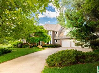 352 W Pinehurst Trl, Dakota Dunes, SD 57049